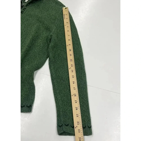 Christopher Banks Women’s Knit Sweater Green Size Large Hand Embroidered Cabin - Picture 12 of 12